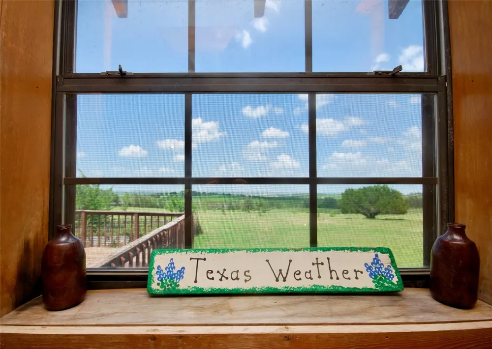 2725 Old Lehmann Road Kingsbury, TX 78638